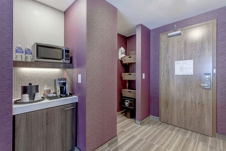 Room 25 of 57