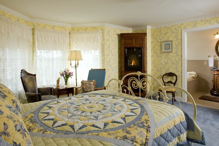 Room 44 of 61