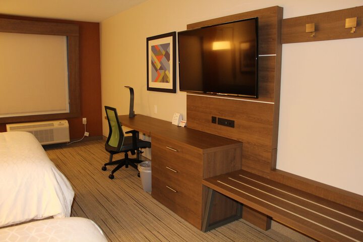 Room 122 of 148