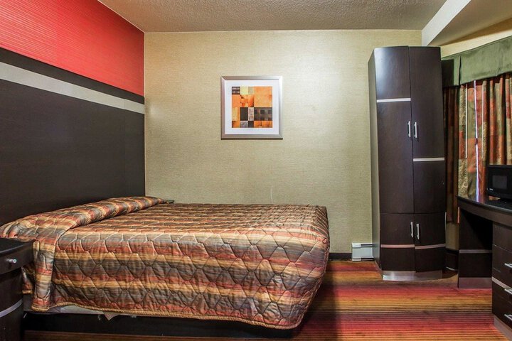 Room 12 of 26