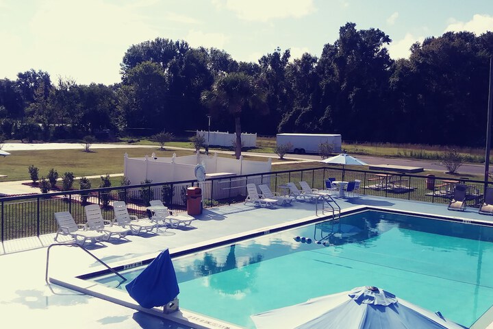 Pool 9 of 53
