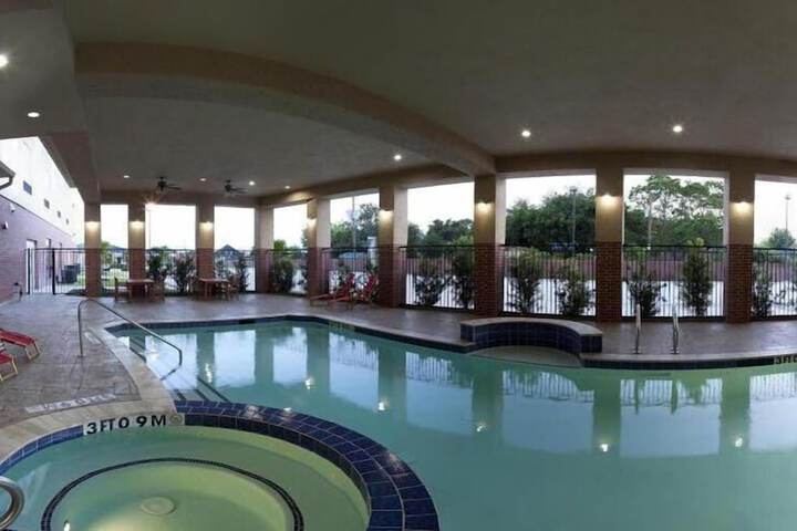 Holiday Inn Express & Suites Deer Park by IHG