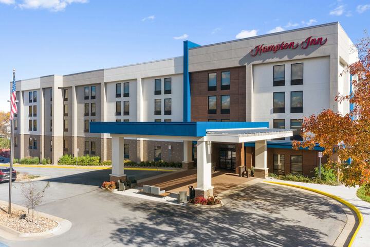 Hotel 2 of 65