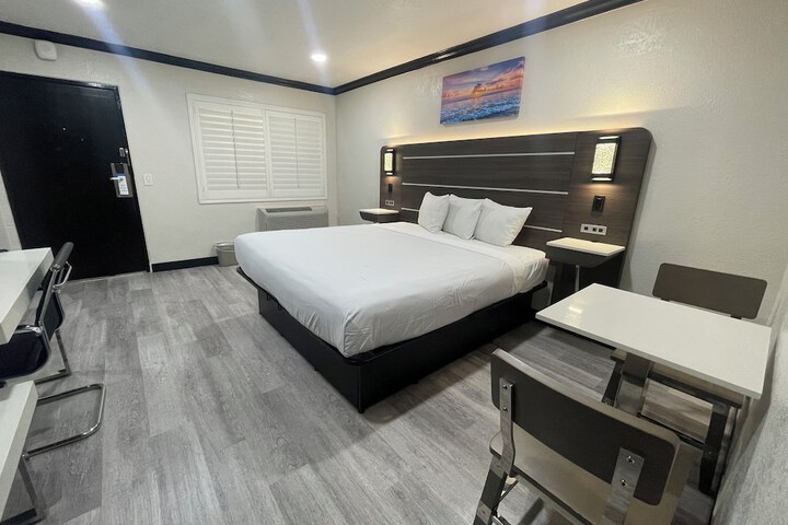 Room 13 of 13