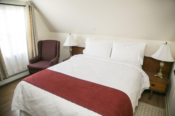 Room 93 of 183