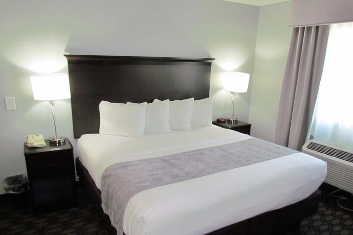 Room 54 of 75