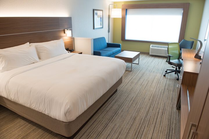 Room 25 of 69