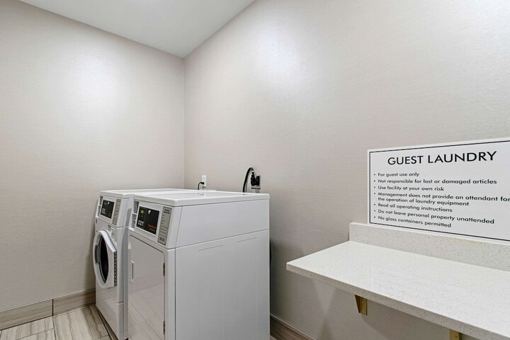 Comfort Suites Grove City - Columbus South