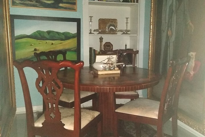 Room 13 of 32
