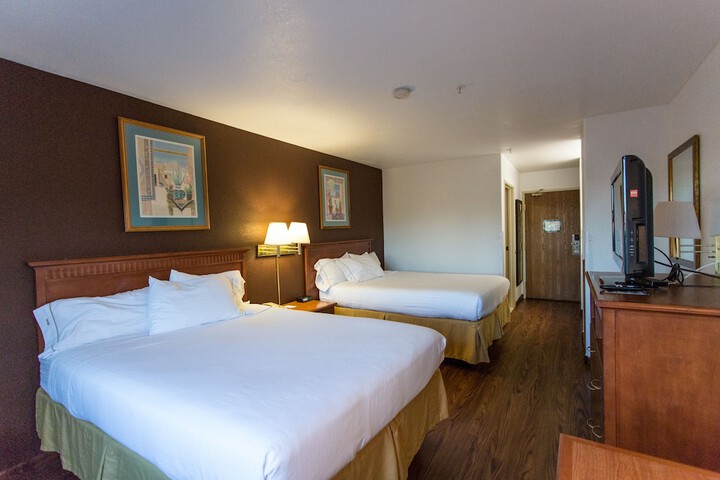 Room 17 of 32