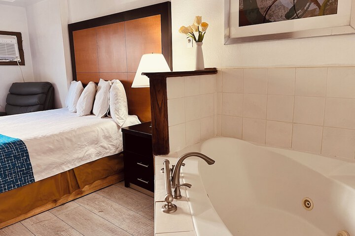 Room 50 of 95