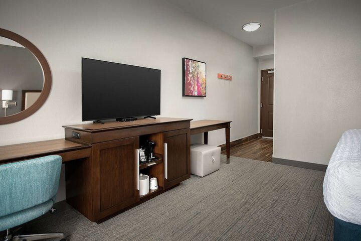 Room 21 of 34