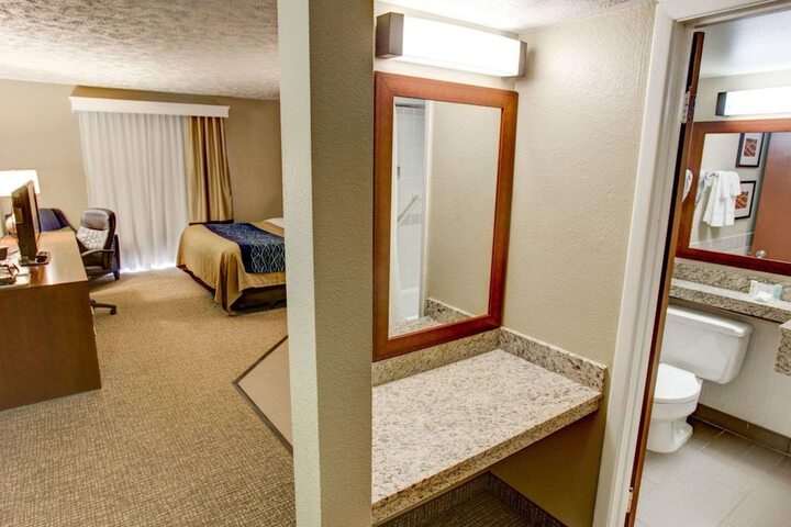 Room 13 of 40