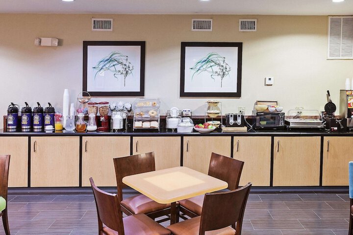Breakfast/Coffee Service 36 of 38