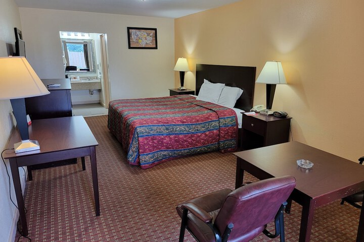 Room 17 of 36