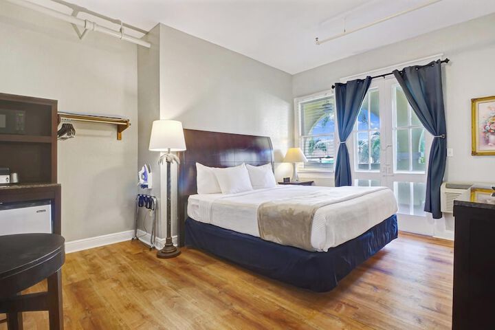Crystal Bay Historic Hotel