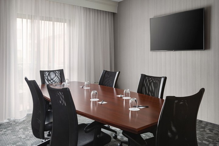 Courtyard by Marriott Mahwah