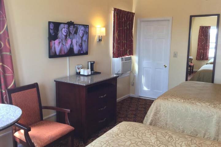 Room 17 of 36