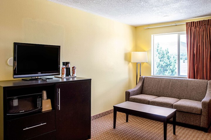 Room 13 of 31
