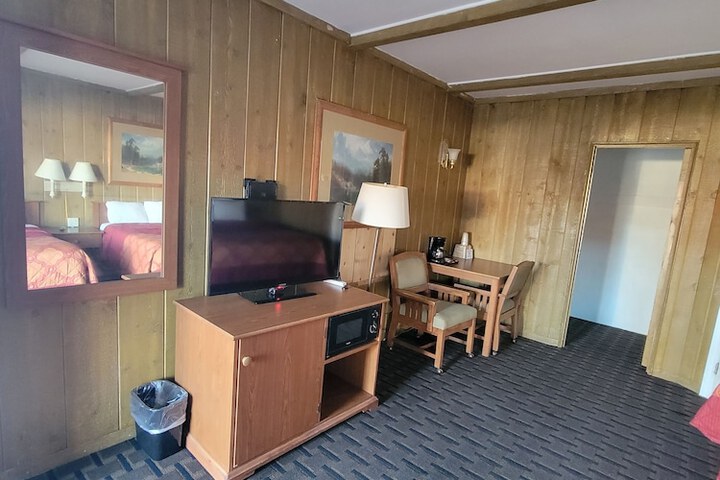 Room 40 of 51