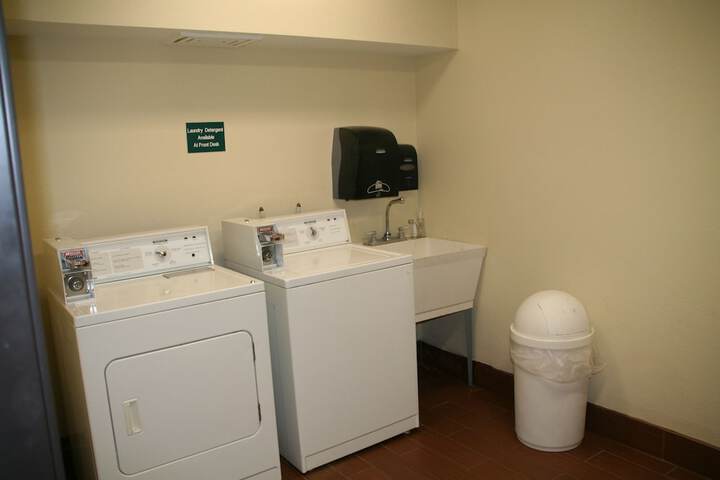 AmericInn by Wyndham Elkhorn Near Lake Geneva
