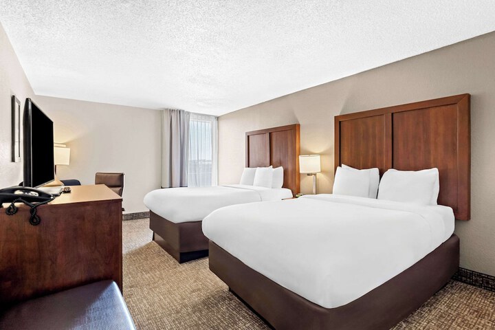 Room 32 of 48