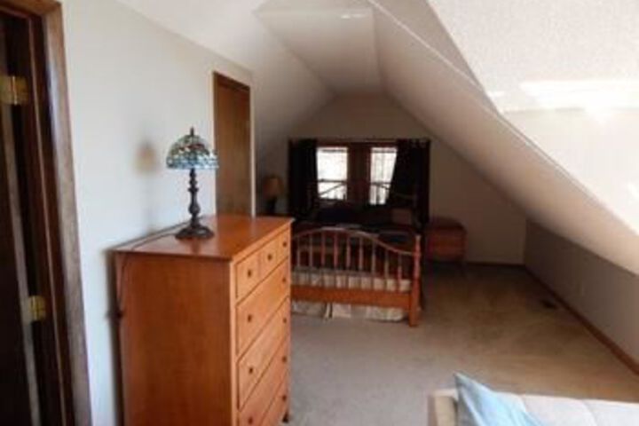 Blue House 4 Bedroom Holiday home by Norris Lake