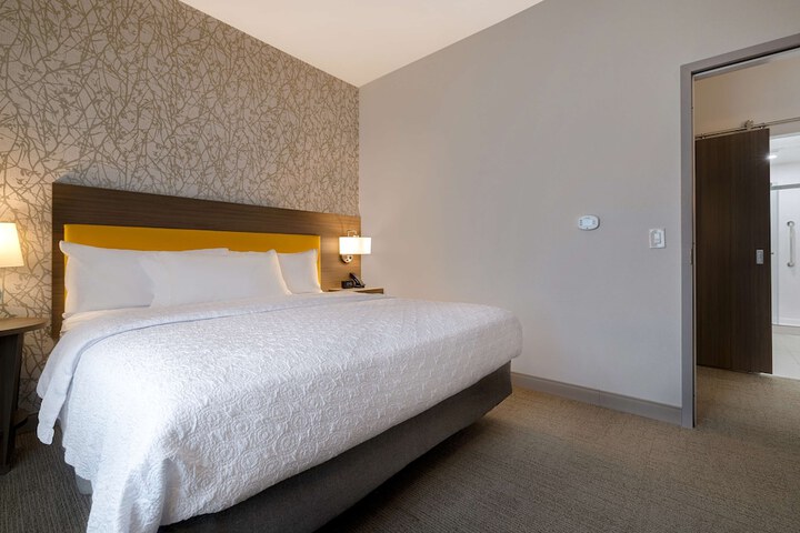 Room 18 of 53