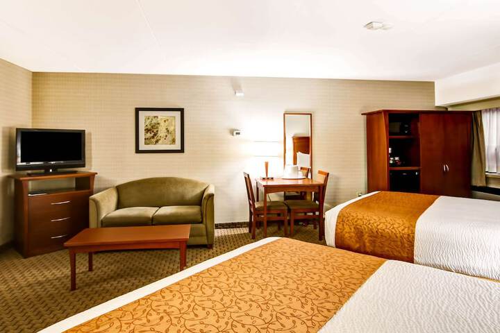 Room 13 of 33