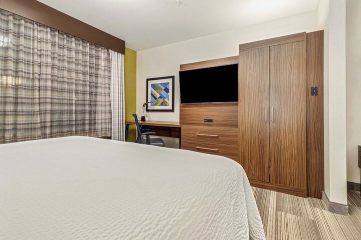 Room 216 of 348