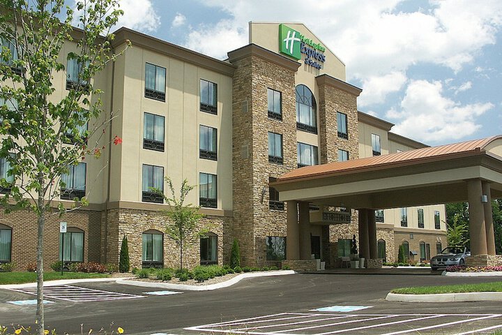 Holiday Inn Express Cleveland Northwest by IHG