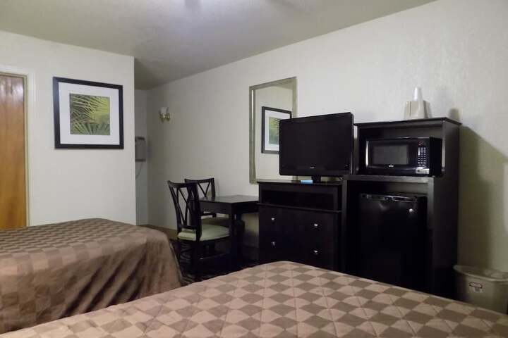 Room 13 of 17