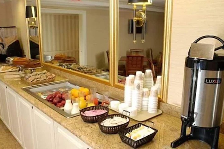 Breakfast/Coffee Service 33 of 35