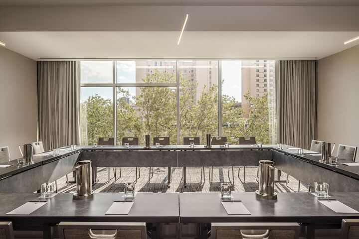 Hyatt Regency Houston / Galleria