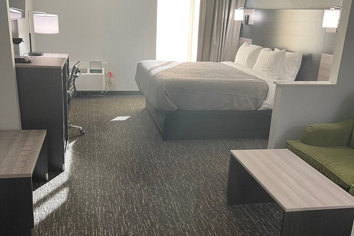 Room 12 of 27