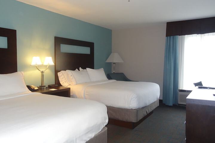 Room 32 of 48