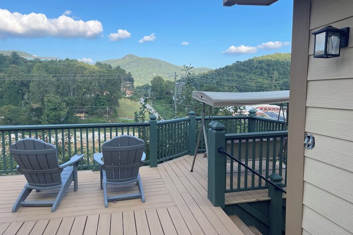Mountain Aire Cottages Inn & Glamping