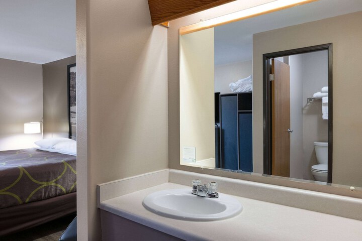Super 8 by Wyndham Belgrade / Bozeman Airport