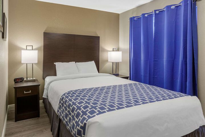Rodeway Inn & Suites Ontario