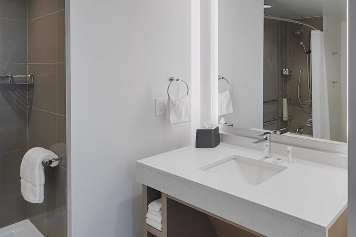 Hyatt House Columbus OSU / Short North