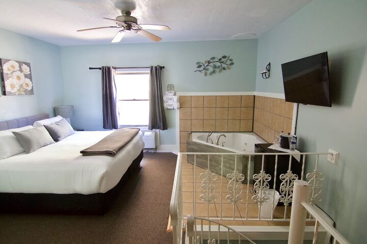 Room 80 of 153