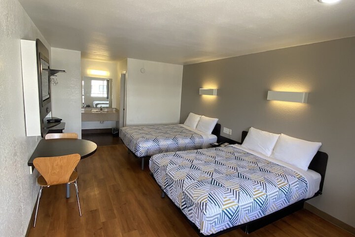 Room 18 of 34