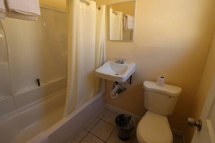 Room 34 of 38