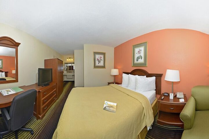 Room 10 of 41