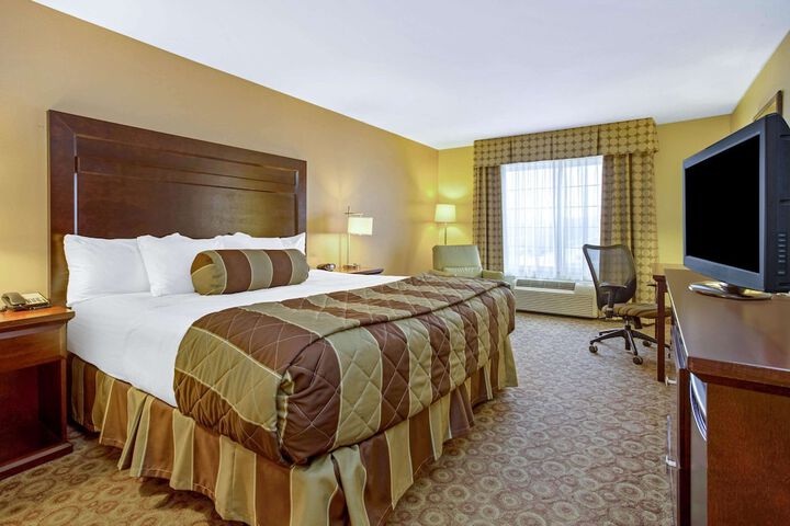Room 25 of 39