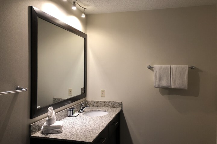 Room 13 of 72