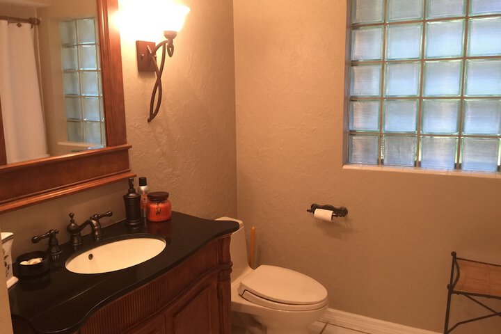 Room 21 of 48