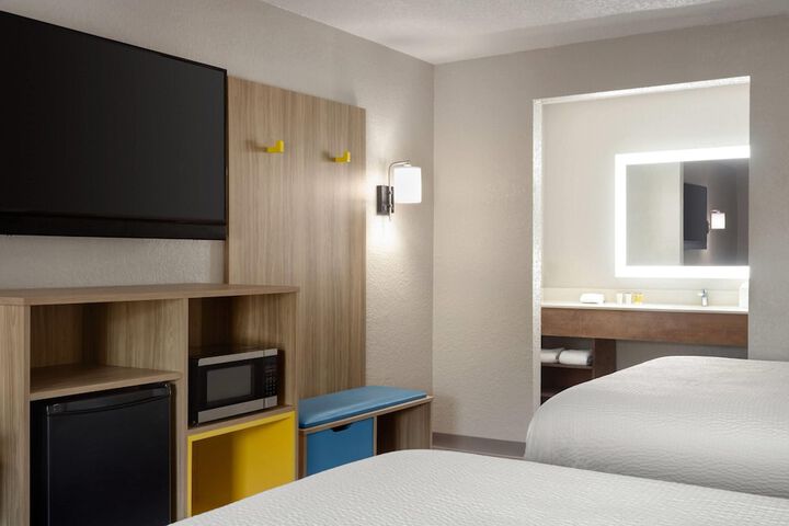 Days Inn by Wyndham Apopka / Orlando