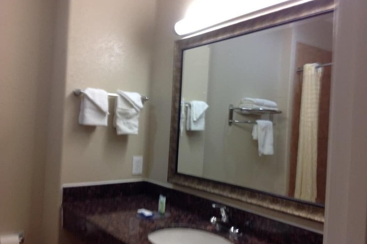 Room 17 of 40