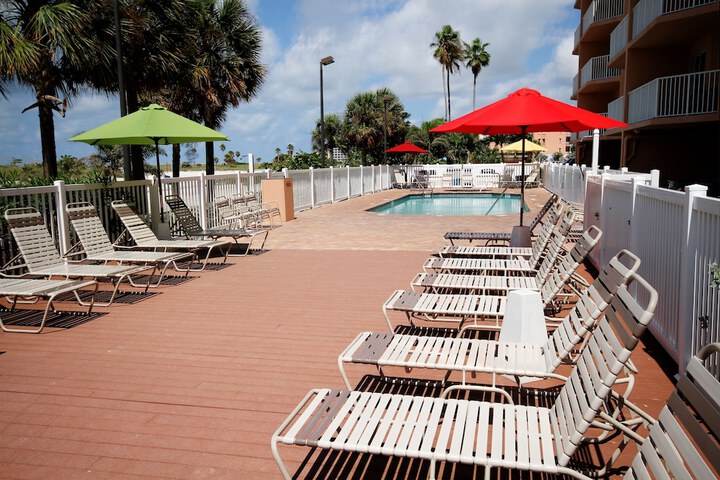 Surf Beach Treasure Island Resort